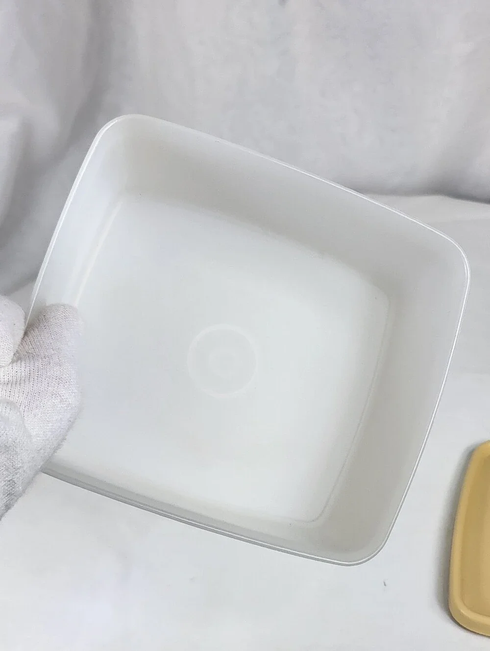 Tupperware 2 Clear Square Food Storage Container with 5 Almond Lids #311-55 & 54
